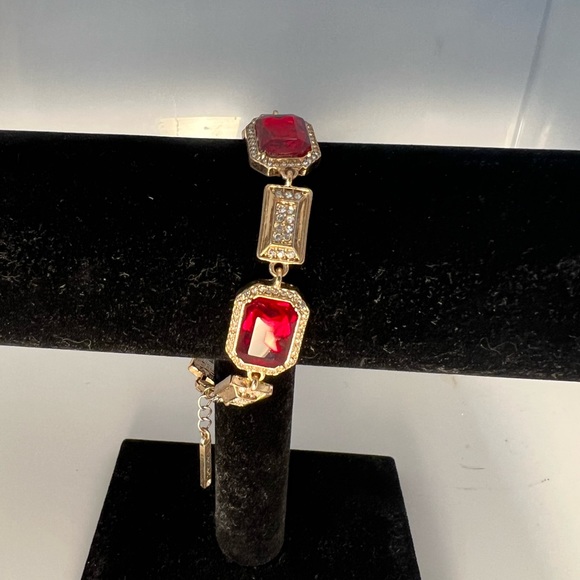 Red and gold bracelet - Picture 3 of 3